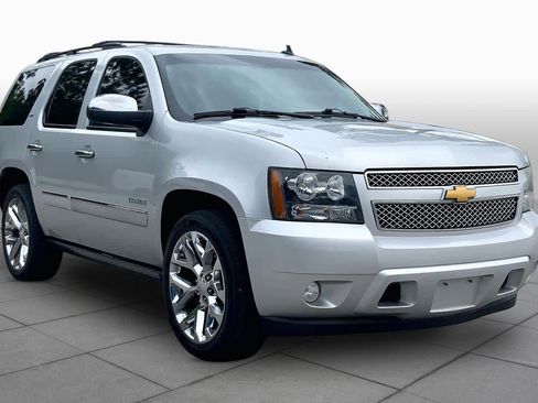Used 2012 Chevrolet Tahoe LTZ RWD image 2