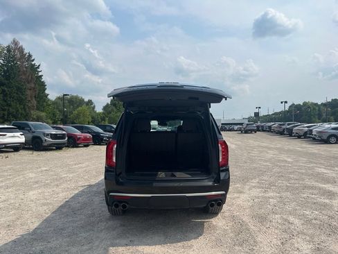 Used 2023 GMC Yukon Denali AWD/4WD image 10