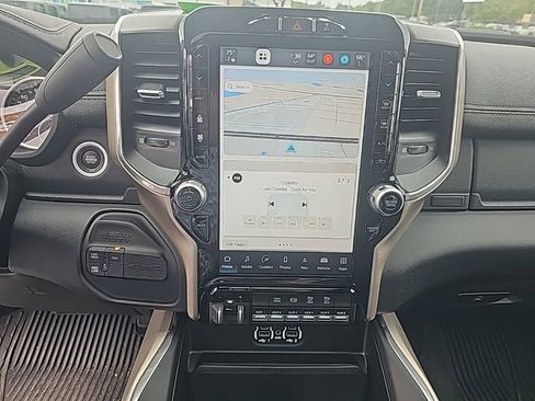 Used 2024 RAM 3500 Laramie w/ Towing Technology Group image 28