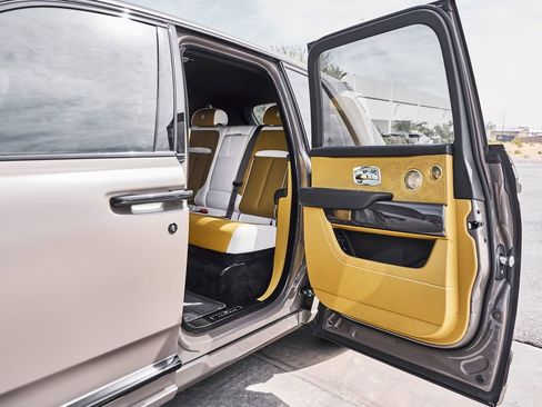 Used 2026 Rolls-Royce Cullinan Black Badge image 31