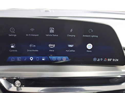 Used 2024 Cadillac Lyriq Sport image 23