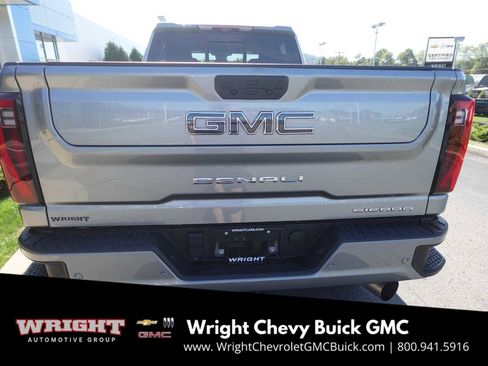 Used 2024 GMC Sierra 2500 Denali Ultimate image 4