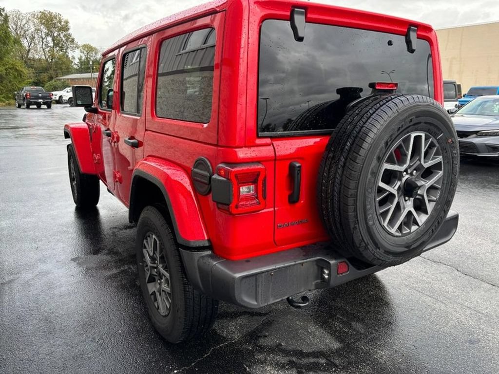 Used 2026 Jeep Wrangler Unlimited Sahara AWD/4WD image 6
