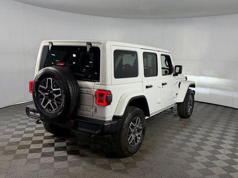 Certified 2025 Jeep Wrangler Sahara image 6