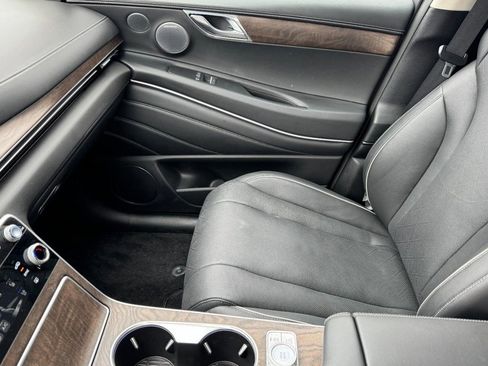 Certified 2025 Genesis GV80 2.5T Prestige image 14
