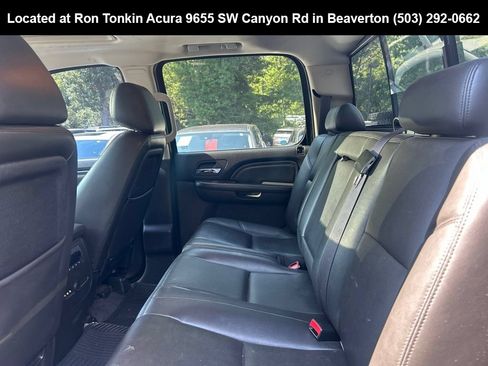 Used 2014 GMC Sierra 2500 Denali w/ Suspension Package, Off-Road AWD/4WD image 9