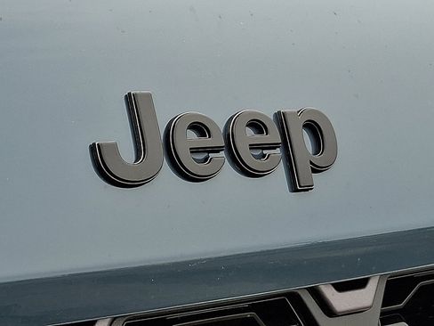 New 2026 Jeep Grand Cherokee Limited AWD/4WD image 5