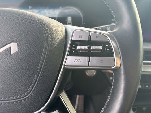 Used 2024 Kia Telluride SX Prestige w/ Towing Package image 24