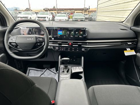 New 2026 Kia Sportage LX image 16