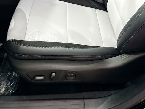 New 2026 Chevrolet Equinox EV LT image 20