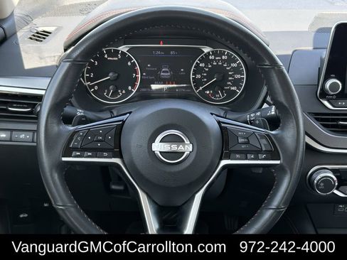 Used 2024 Nissan Altima 2.5 SR FWD image 12