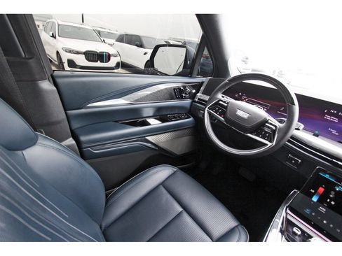 Used 2025 Cadillac Escalade IQ Sport 2 AWD/4WD image 8