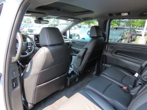 Used 2026 Honda Odyssey Sport-L image 16