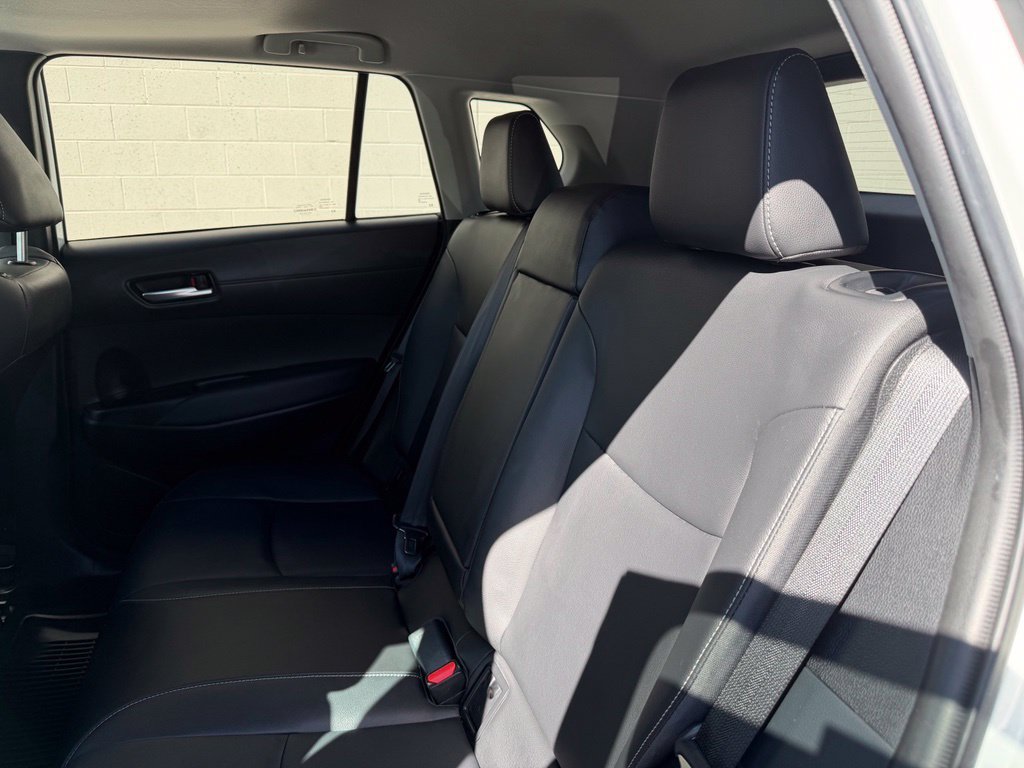 Used 2023 Toyota Corolla Cross XLE w/ Convenience Package FWD image 27