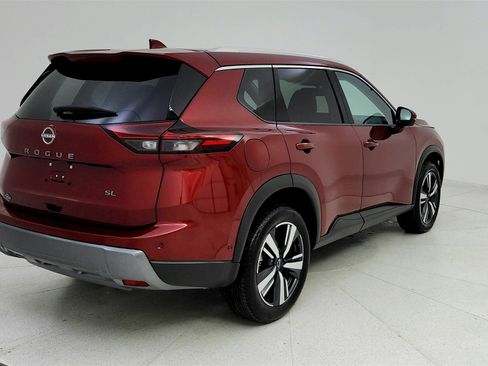 Used 2024 Nissan Rogue SL w/ SL Premium Package image 4