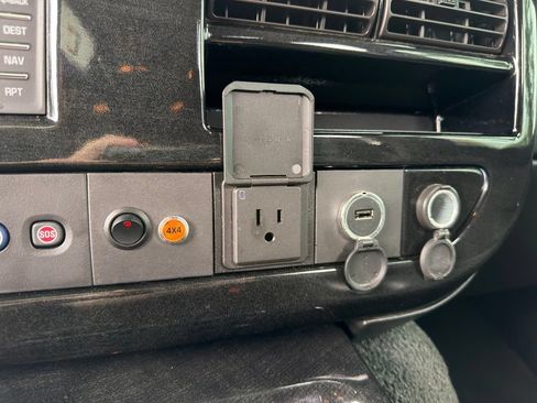 Used 2018 GMC Savana 3500 Extended RWD image 48