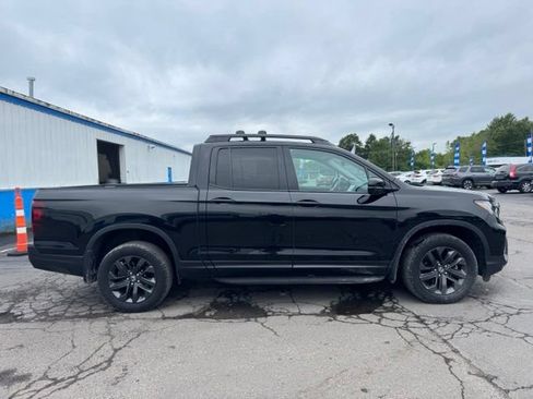 Used 2023 Honda Ridgeline Sport image 1