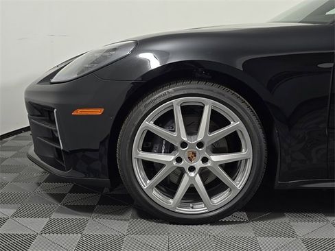Certified 2025 Porsche Panamera 4 image 11