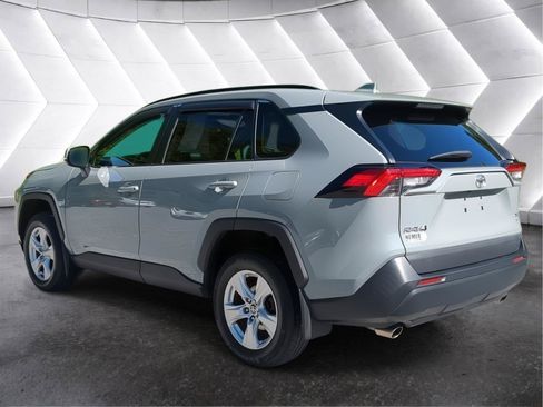 Used 2021 Toyota RAV4 XLE w/ Convenience Package AWD/4WD image 5