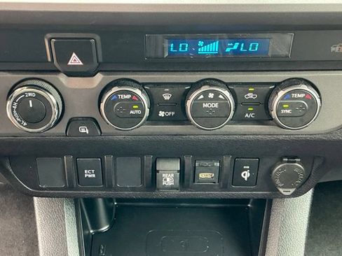 Used 2023 Toyota Tacoma TRD Off-Road AWD/4WD image 13