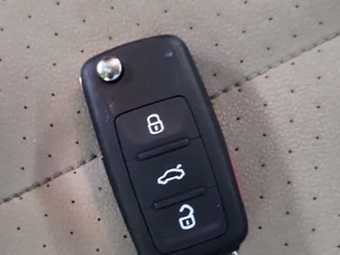 Used 2016 Volkswagen Beetle 1.8T SE FWD image 5