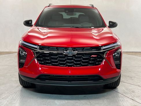 New 2026 Chevrolet Trax RS w/ Sunroof Package FWD image 9