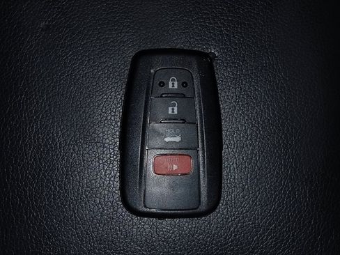 Used 2022 Toyota Corolla XSE image 32