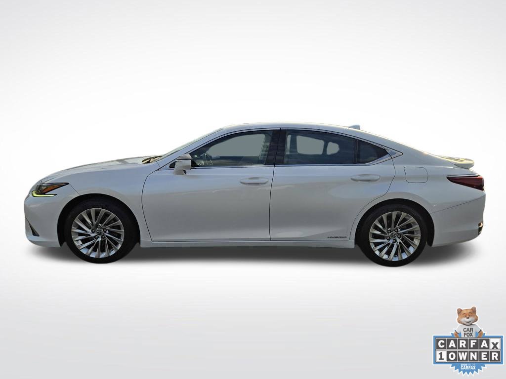 Used 2021 Lexus ES 300h Ultra Luxury w/ Accessory Package FWD image 4