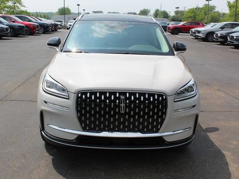 Used 2023 Lincoln Corsair Reserve w/ Equipment Group 201A FWD image 10