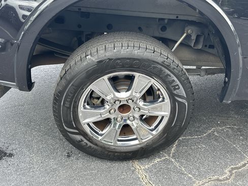 Used 2015 Ford F150 Lariat RWD image 19