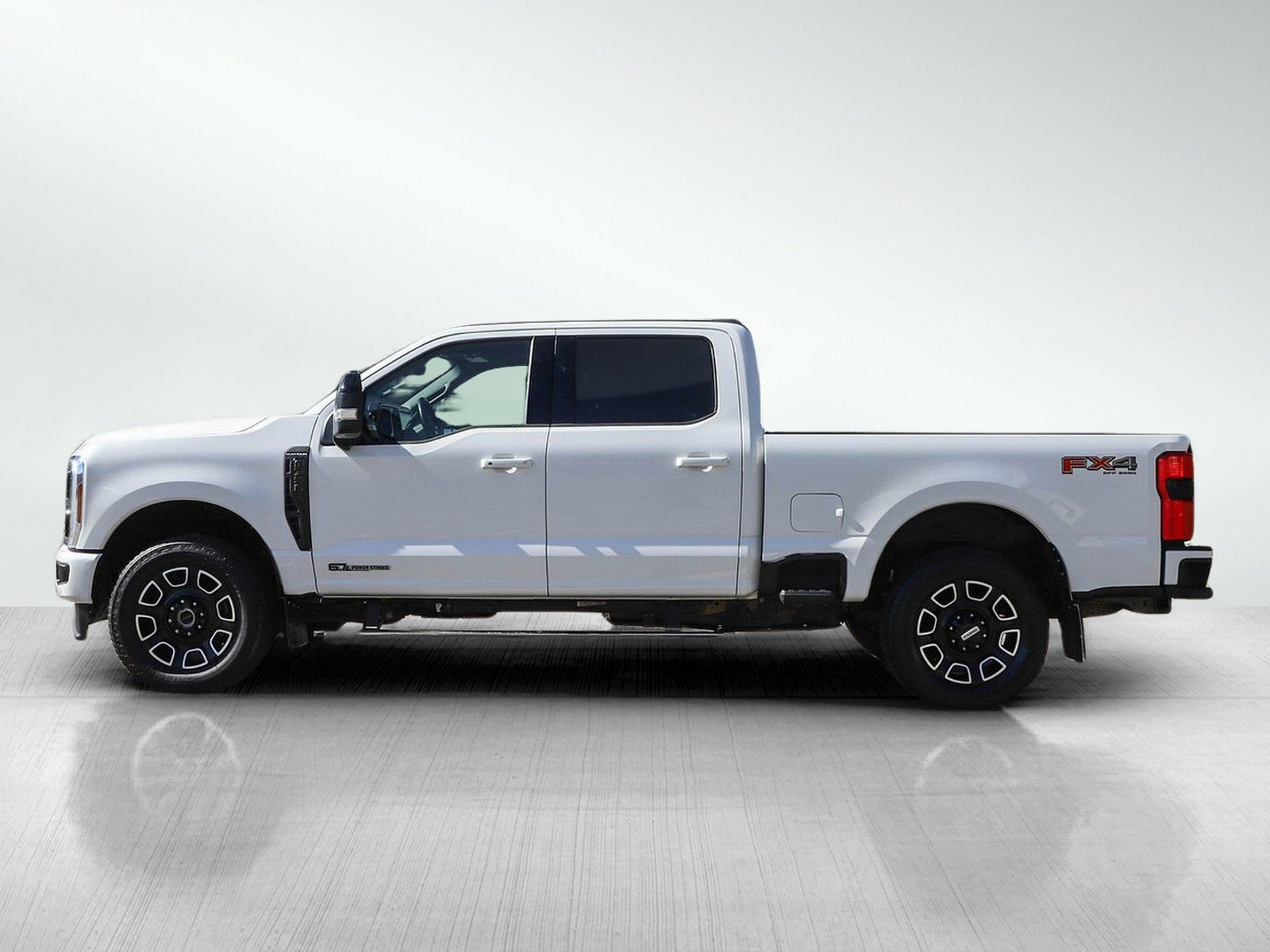 Used 2025 Ford F350 Platinum AWD/4WD image 2
