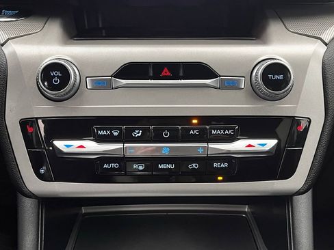 Used 2023 Ford Explorer XLT w/ Equipment Group 202A image 10