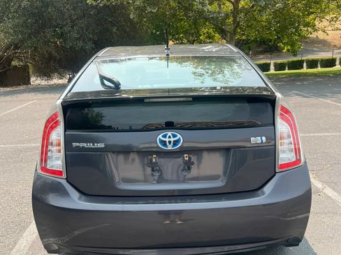 Used 2014 Toyota Prius Two FWD image 6