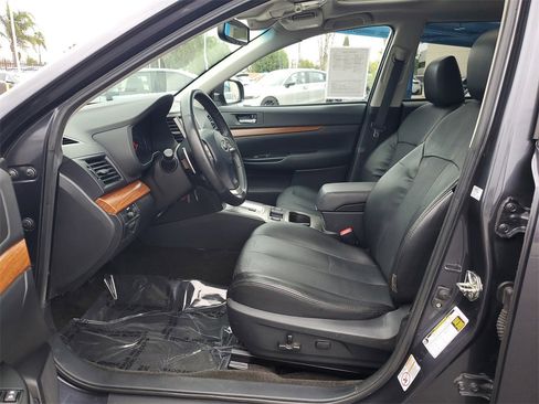 Used 2013 Subaru Outback 3.6R Limited image 19