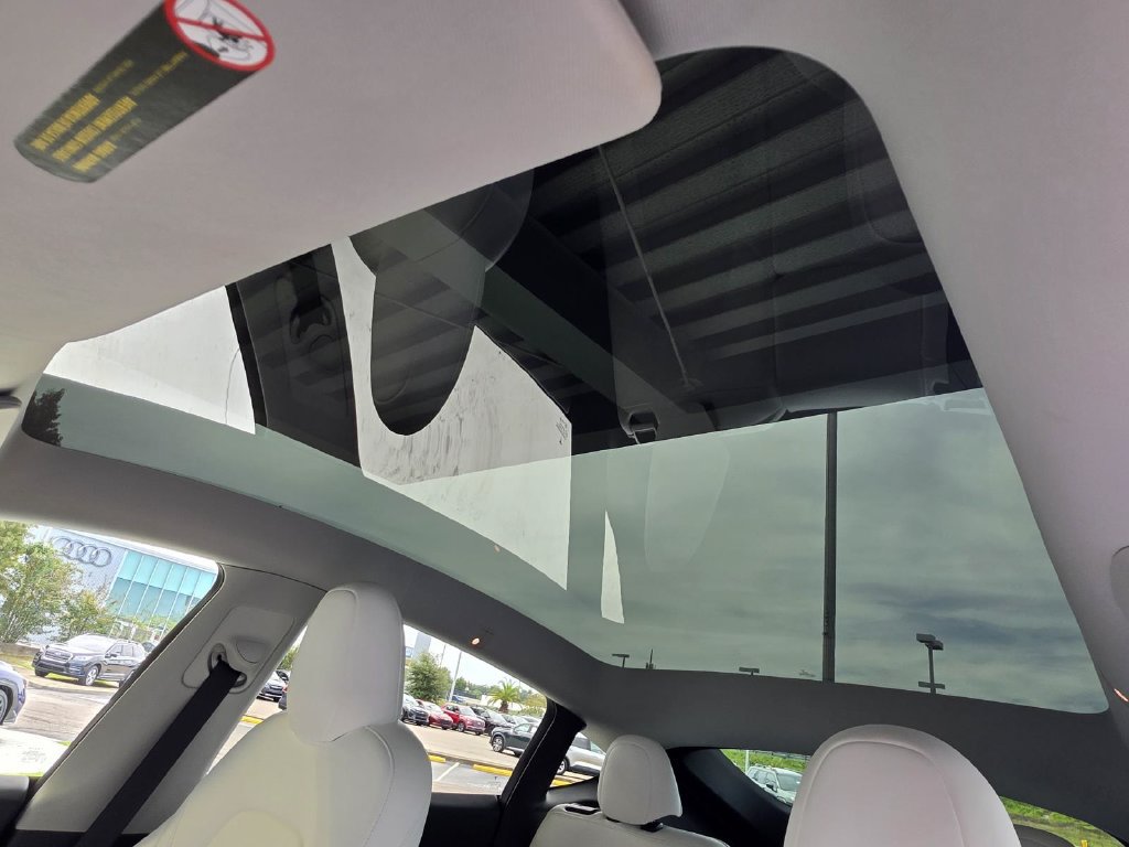 Used 2025 Tesla Model Y Performance AWD/4WD image 9