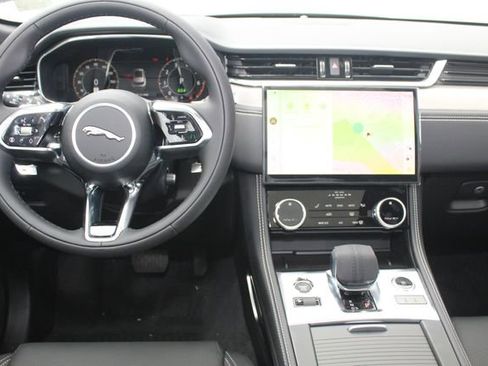 New 2026 Jaguar F-PACE R-Dynamic S image 4