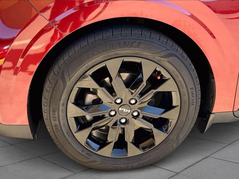 Used 2022 Kia Carnival SX Prestige image 11