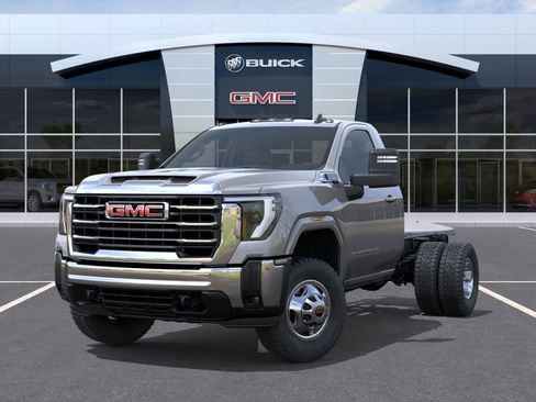 New 2026 GMC Sierra 3500 SLE image 6