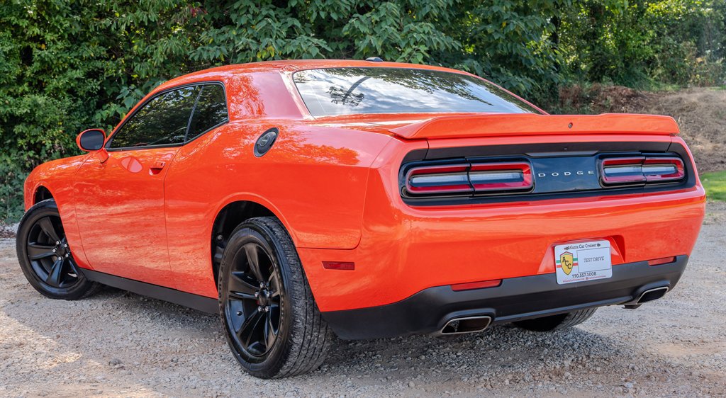 Used 2022 Dodge Challenger SXT RWD image 3