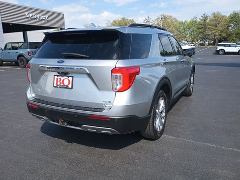 Used 2020 Ford Explorer XLT w/ Equipment Group 202A image 10