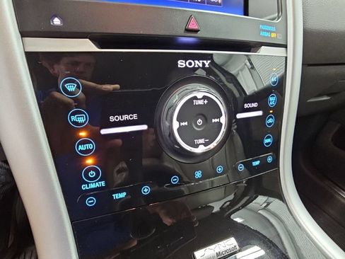 Used 2013 Ford Edge Limited w/ Driver Entry Pkg FWD image 20