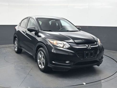 Used 2017 Honda HR-V EX image 2