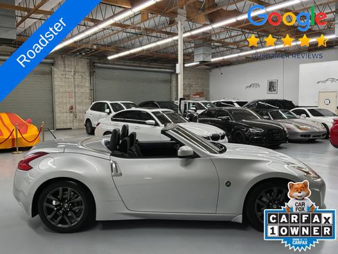 Used 2015 Nissan 370Z Roadster RWD image 4