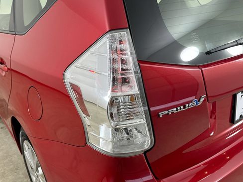 Used 2013 Toyota Prius V Three FWD image 11