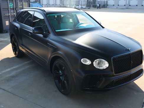 Used 2021 Bentley Bentayga image 17