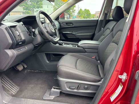 Used 2024 Nissan Pathfinder SV AWD/4WD image 10