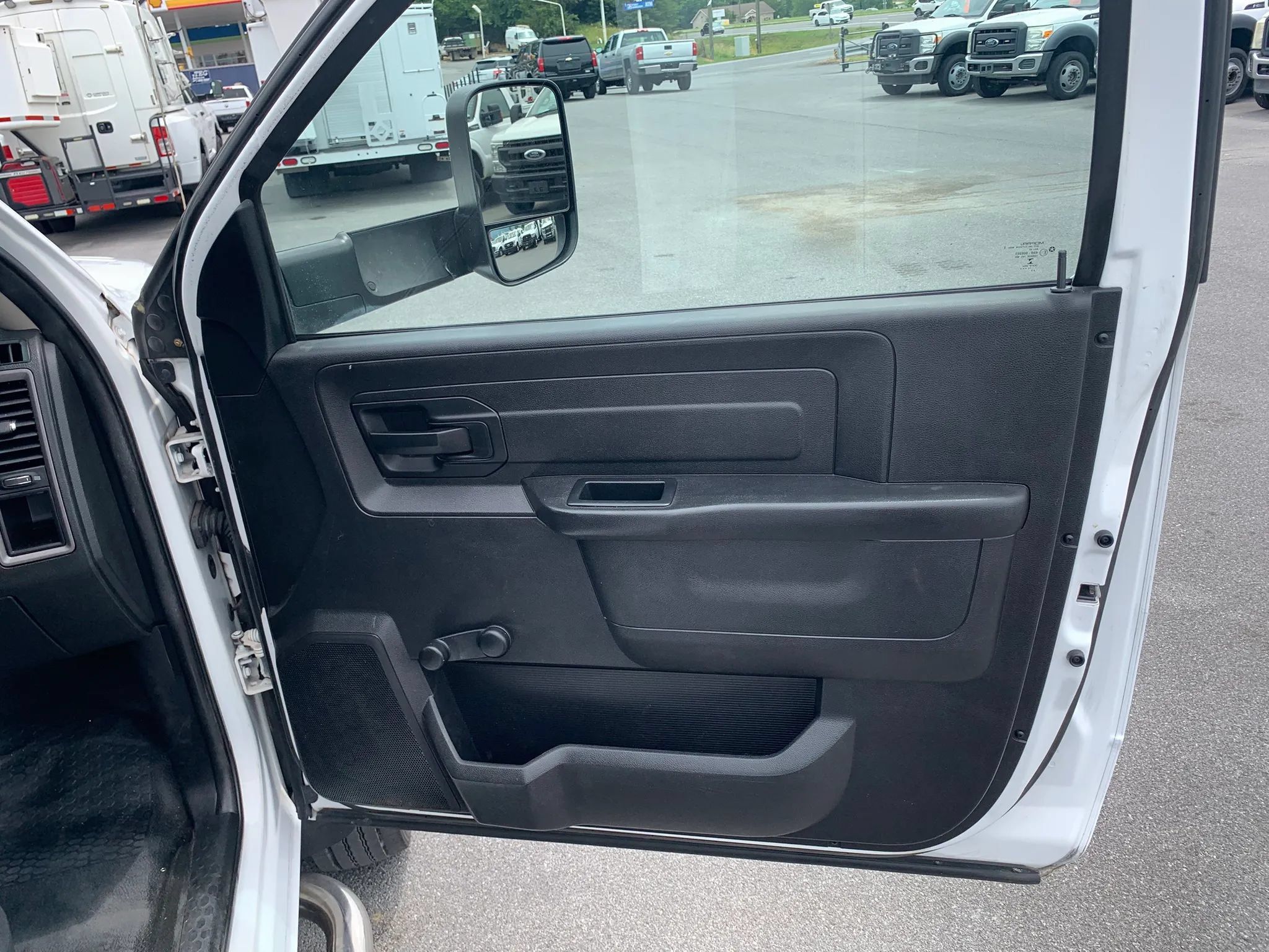 Used 2016 RAM 5500 Tradesman w/ Payload Upgrade Package RWD image 22