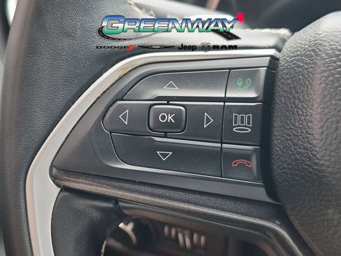 Used 2022 Jeep Grand Cherokee Laredo w/ Luxury Tech Group I AWD/4WD image 22