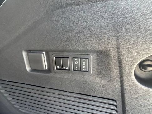 New 2026 GMC Yukon Denali Ultimate w/ LPO, Floor Liner Package AWD/4WD image 29