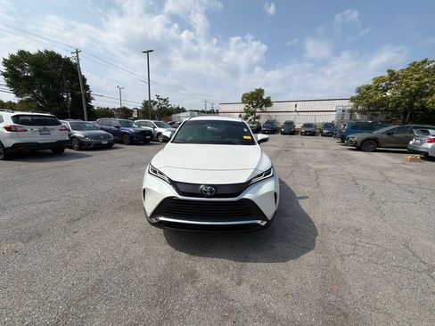 Used 2022 Toyota Venza XLE AWD/4WD image 2
